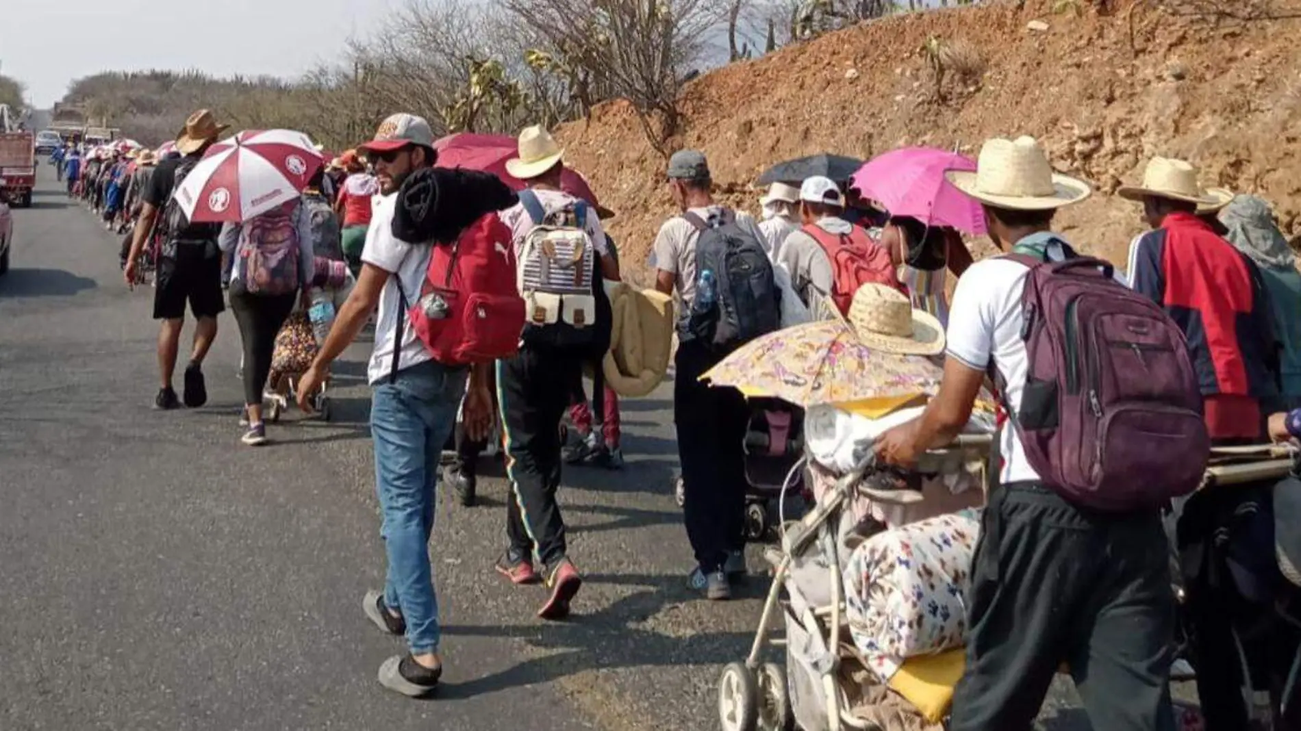 Las altas temperaturas obligan a detener la caminata